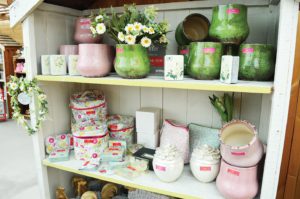 Shelf with ceramic pots